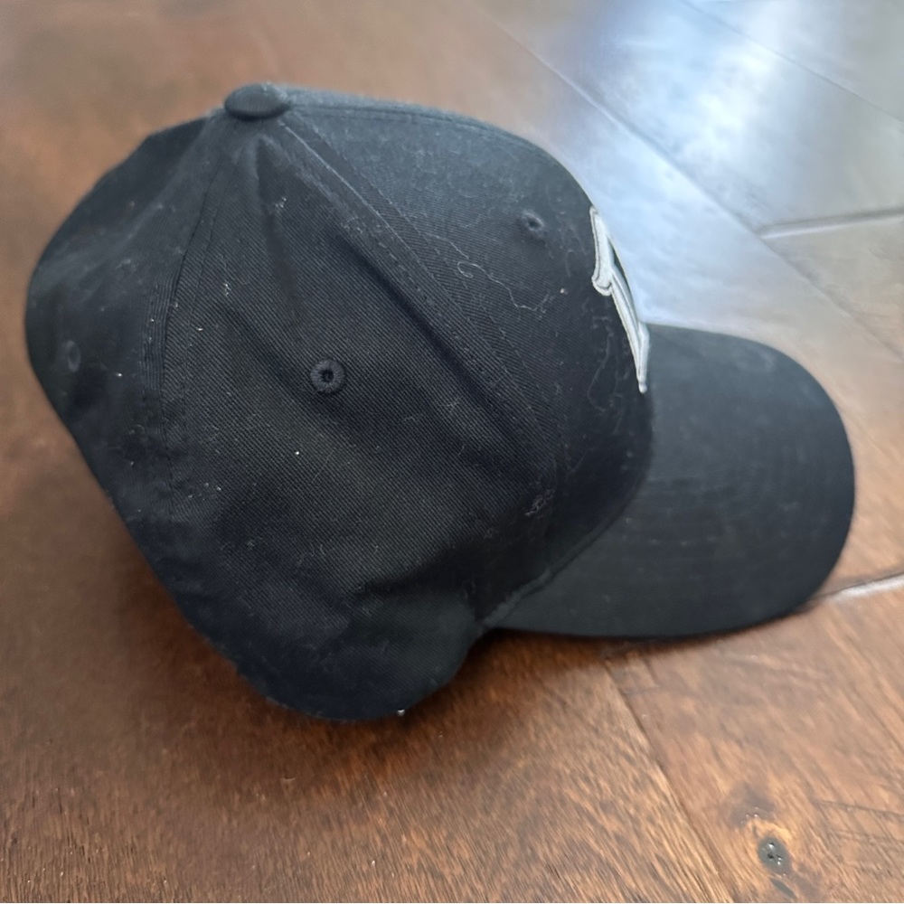 DB black hat - Picture 3 of 3